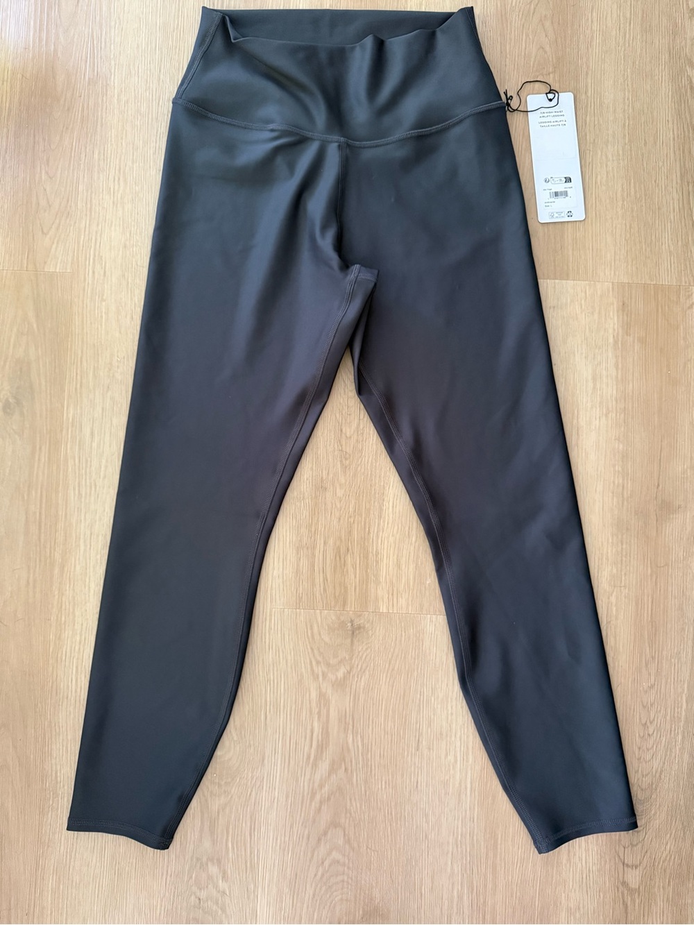 NWT ALO Yoga Anthracite 7/8 high waist Airlift Legging size Large